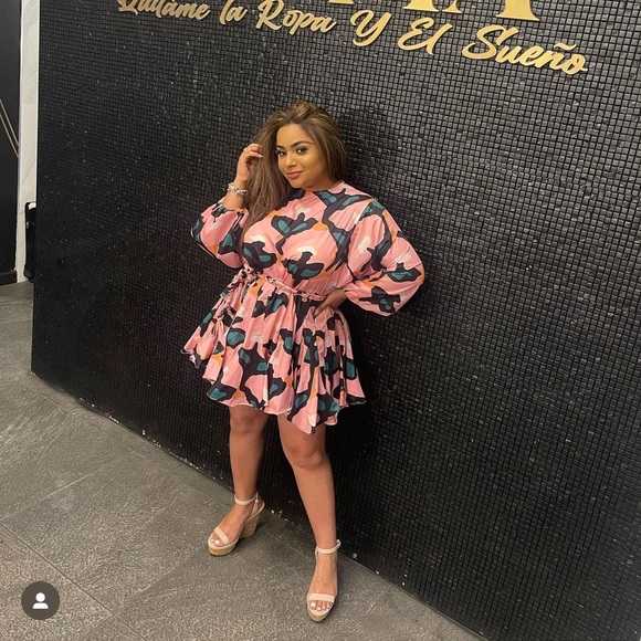 Colorful Ruffled Mini Dress 🩷💚🖤 - Picture 2 of 2